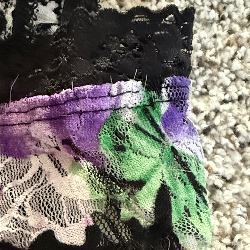 Floral Lace Trim Camisole Tank Top - Black & Purple - Picture 5 of 5